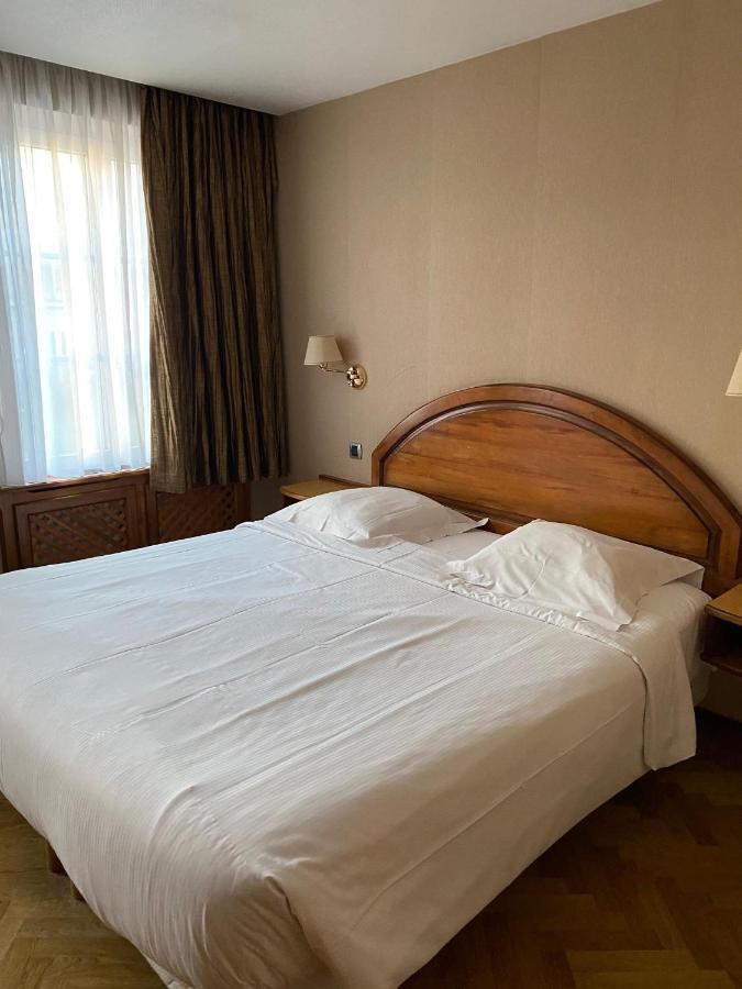 Logis Hotel Restaurant Au Cerf D'Or Strasbourg Exteriör bild