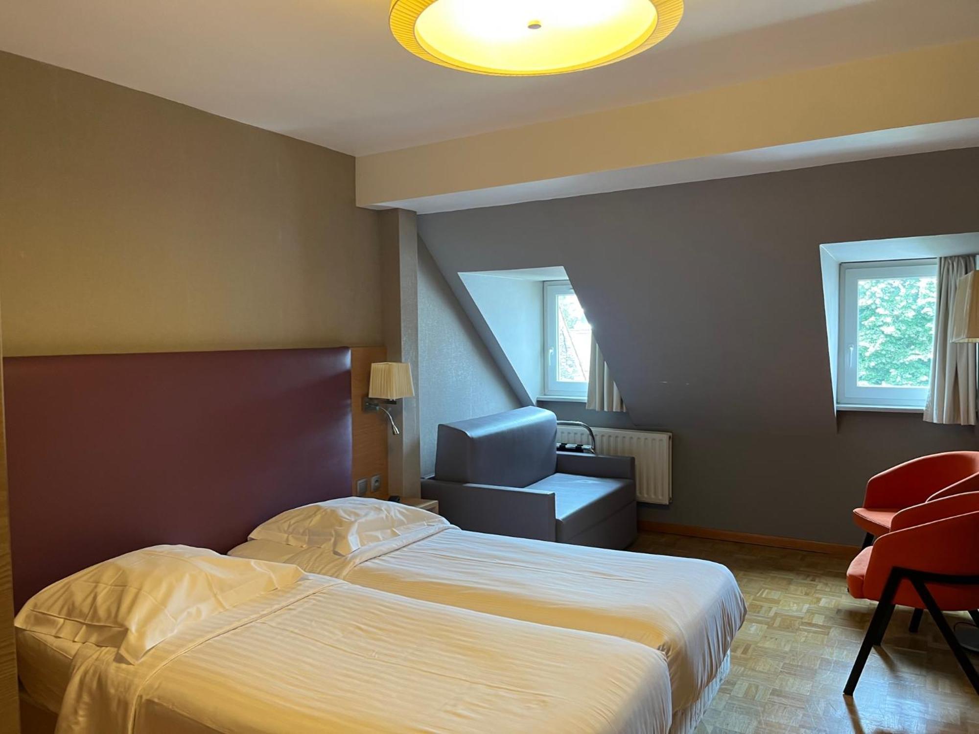 Logis Hotel Restaurant Au Cerf D'Or Strasbourg Exteriör bild