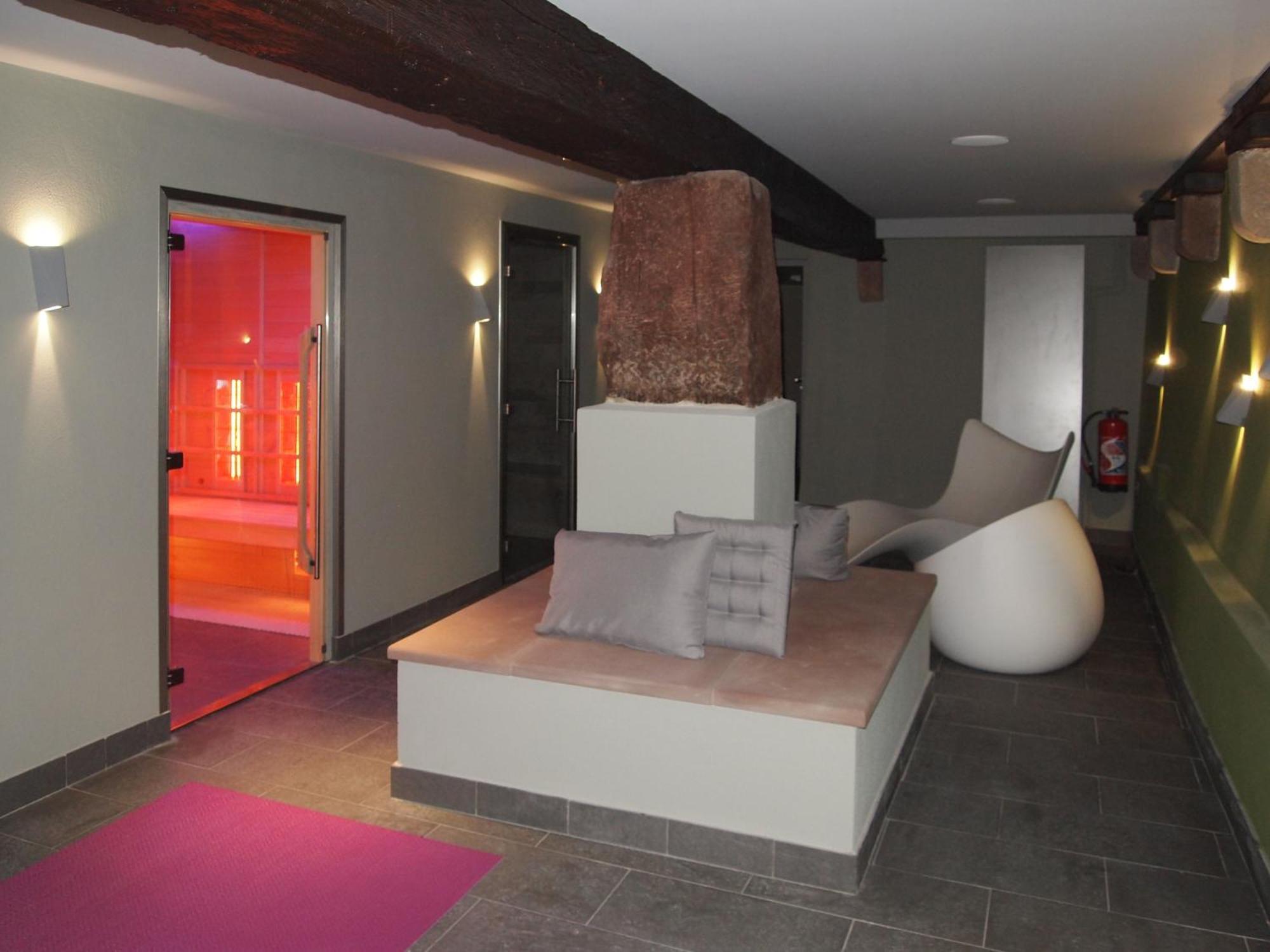 Logis Hotel Restaurant Au Cerf D'Or Strasbourg Exteriör bild