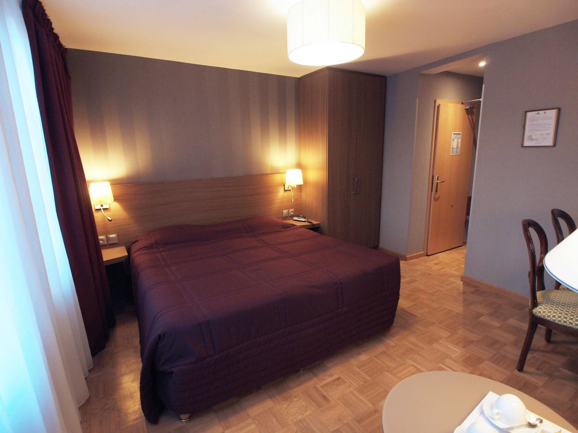 Logis Hotel Restaurant Au Cerf D'Or Strasbourg Exteriör bild