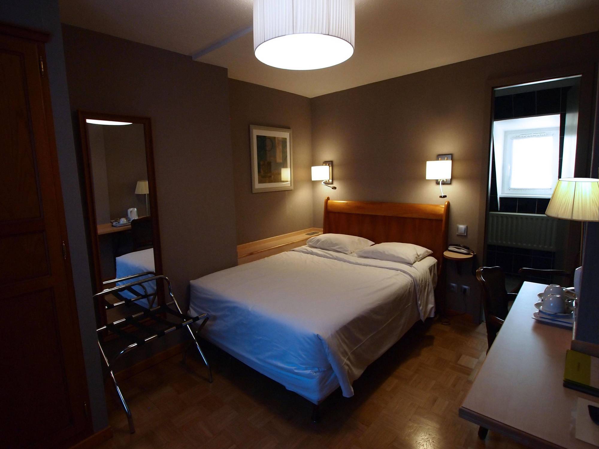 Logis Hotel Restaurant Au Cerf D'Or Strasbourg Exteriör bild