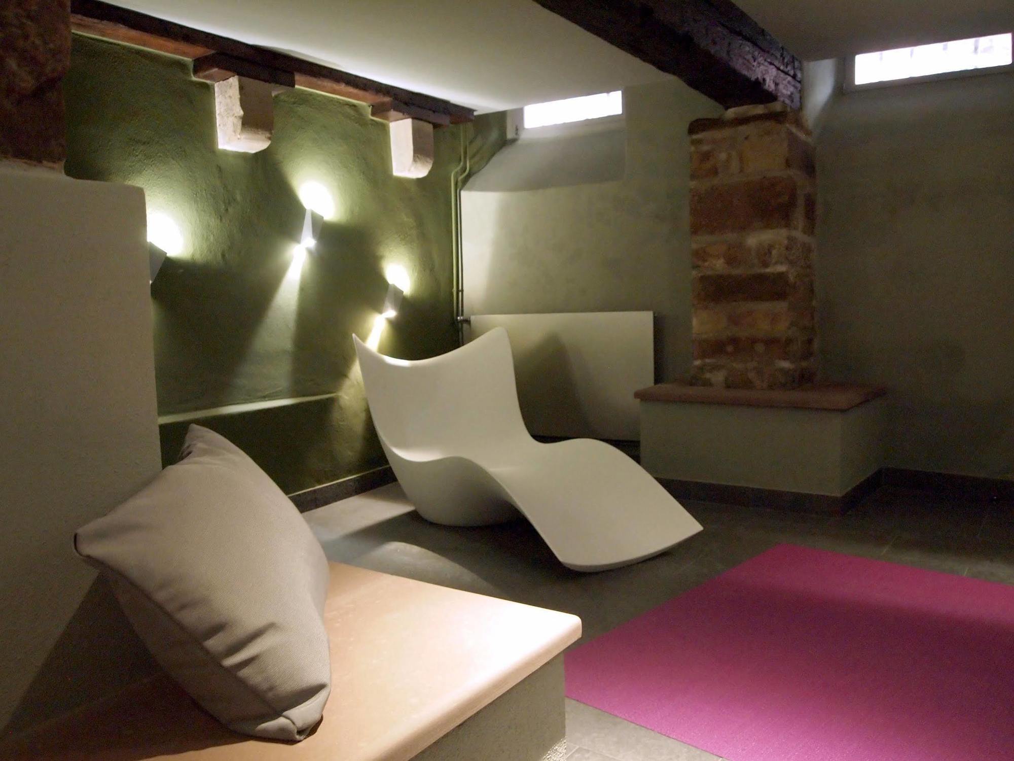 Logis Hotel Restaurant Au Cerf D'Or Strasbourg Exteriör bild