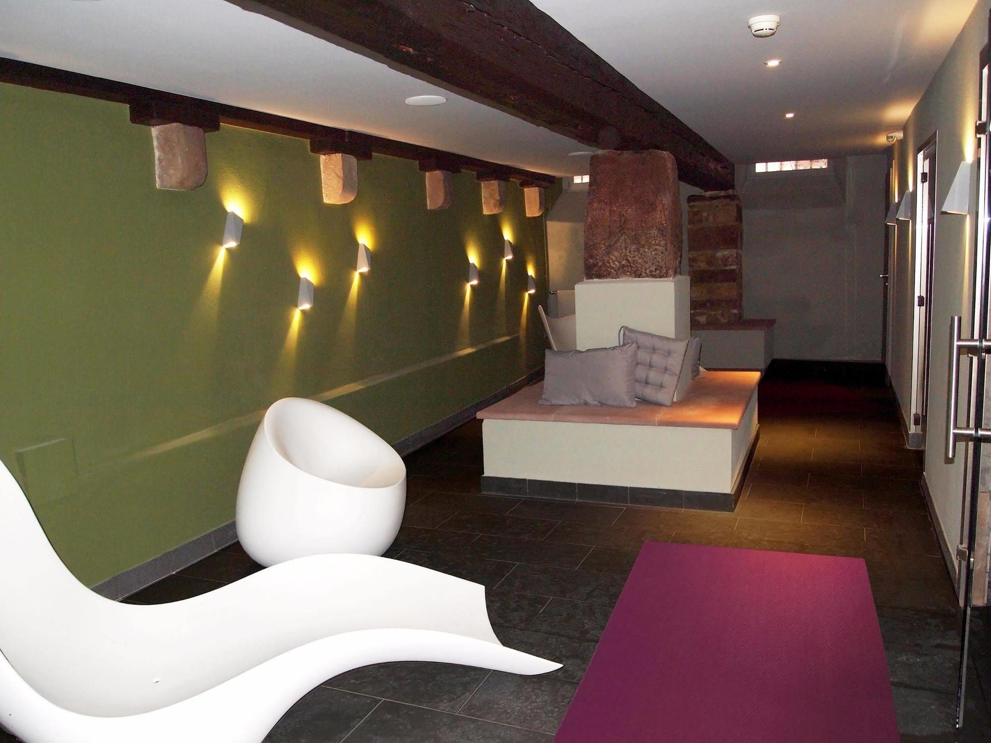 Logis Hotel Restaurant Au Cerf D'Or Strasbourg Exteriör bild