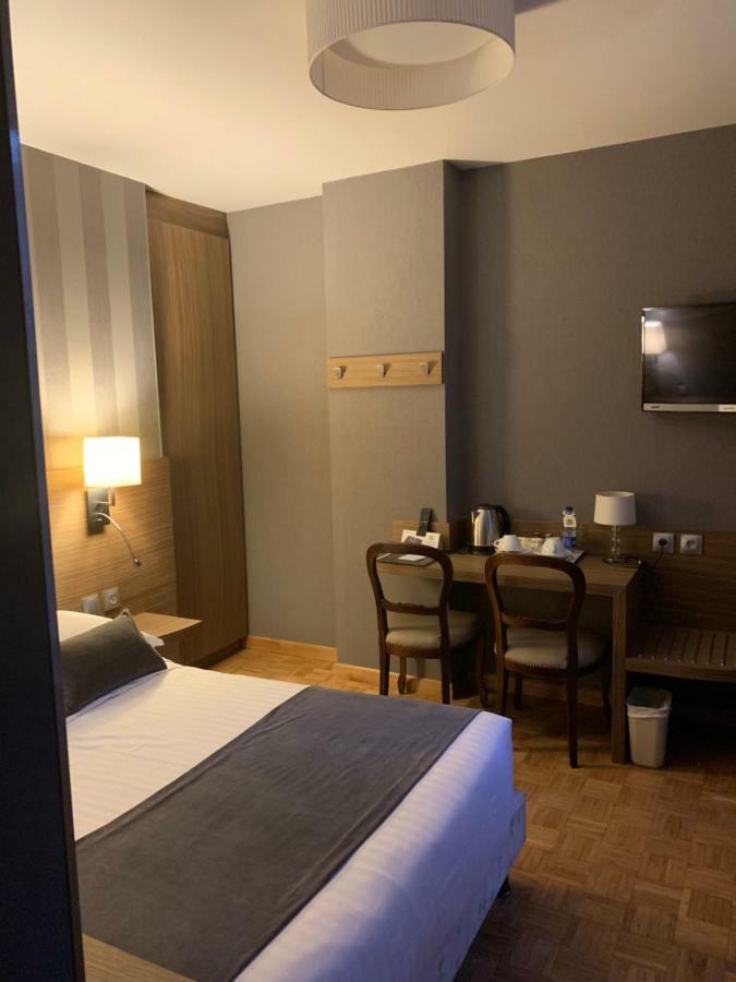 Logis Hotel Restaurant Au Cerf D'Or Strasbourg Exteriör bild
