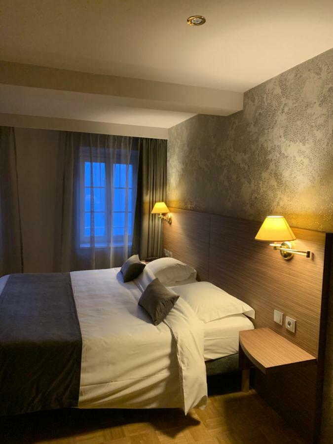 Logis Hotel Restaurant Au Cerf D'Or Strasbourg Exteriör bild