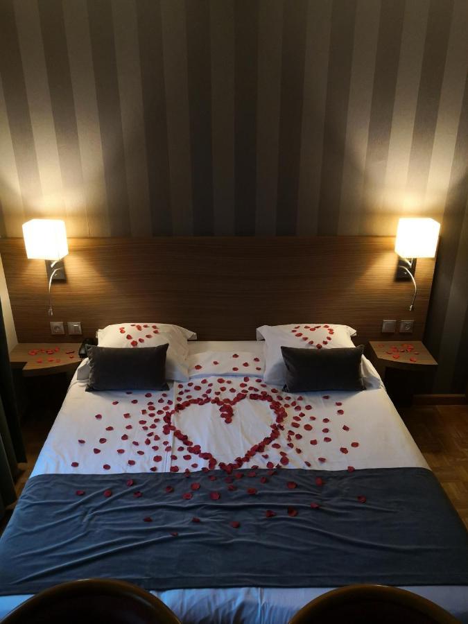 Logis Hotel Restaurant Au Cerf D'Or Strasbourg Exteriör bild